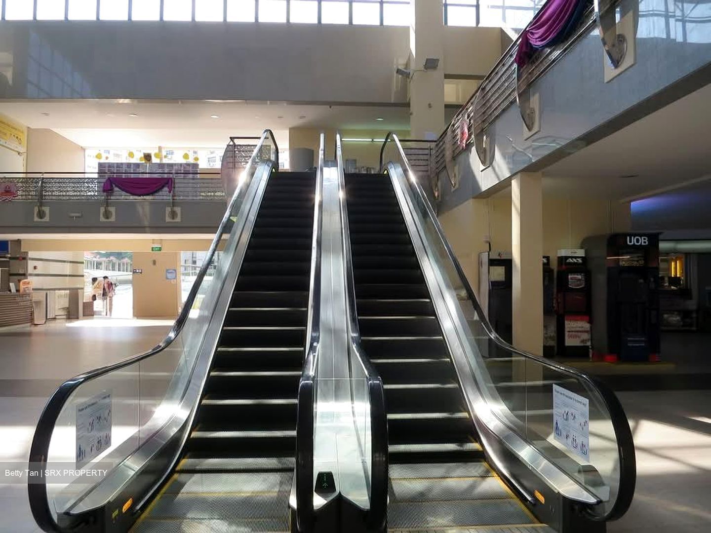 Elias Mall (D18), Retail #580089281